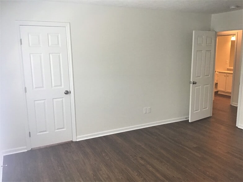 Building Photo - 3096 Stony Hollow Ct