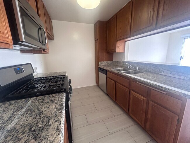 Building Photo - 3552 S Centinela Ave