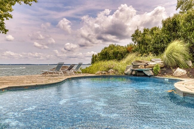 Building Photo - 11120 Main Rd