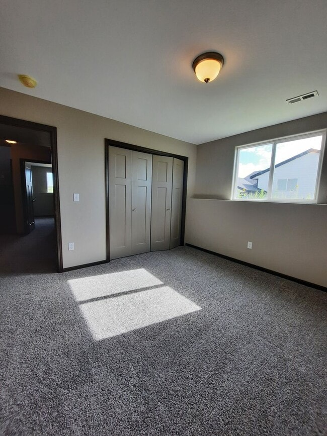 Building Photo - 4 BED | 3 BATH | SINGLE-FAMILY | DOUBLE GA...
