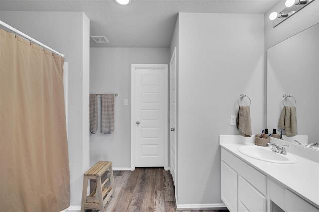Building Photo - 613 Mayfield Dr