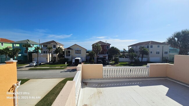 Building Photo - Upscale Pool Home