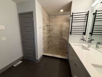 Building Photo - 2-Bed/2.5 Bath Townhouse with 2 car garage! Upper level deck with views!