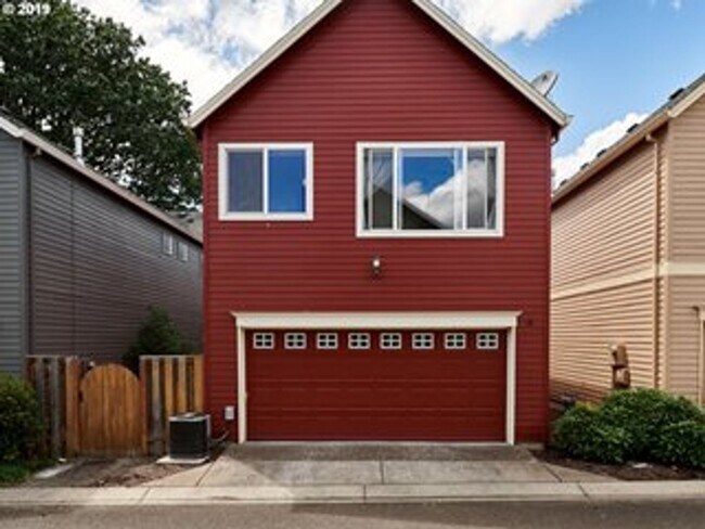 Building Photo - 3 Bedroom Beaverton Home with A/C!