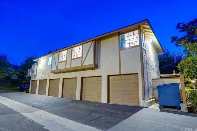 Building Photo - 1833 Camberley Ln