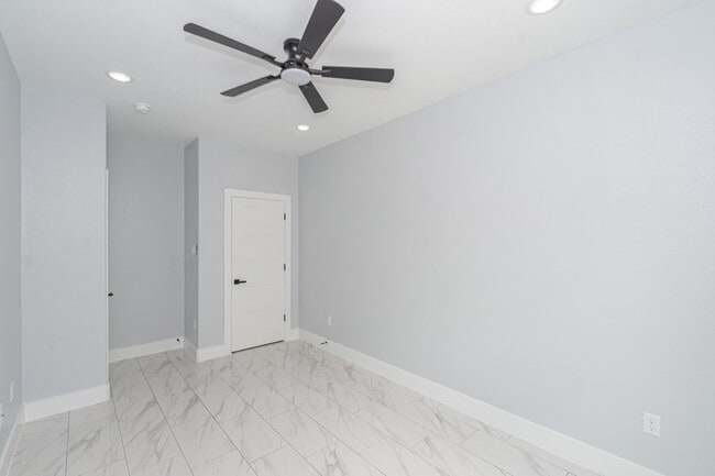 Building Photo - 6513 Avenue B