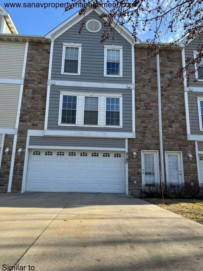 Building Photo - Prime West Des Moines Location with Waukee Schools – Near Everything You Need