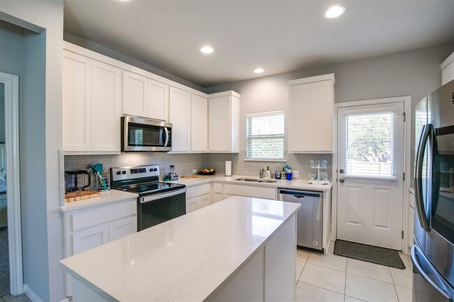 Building Photo - 257 Syrah Ct