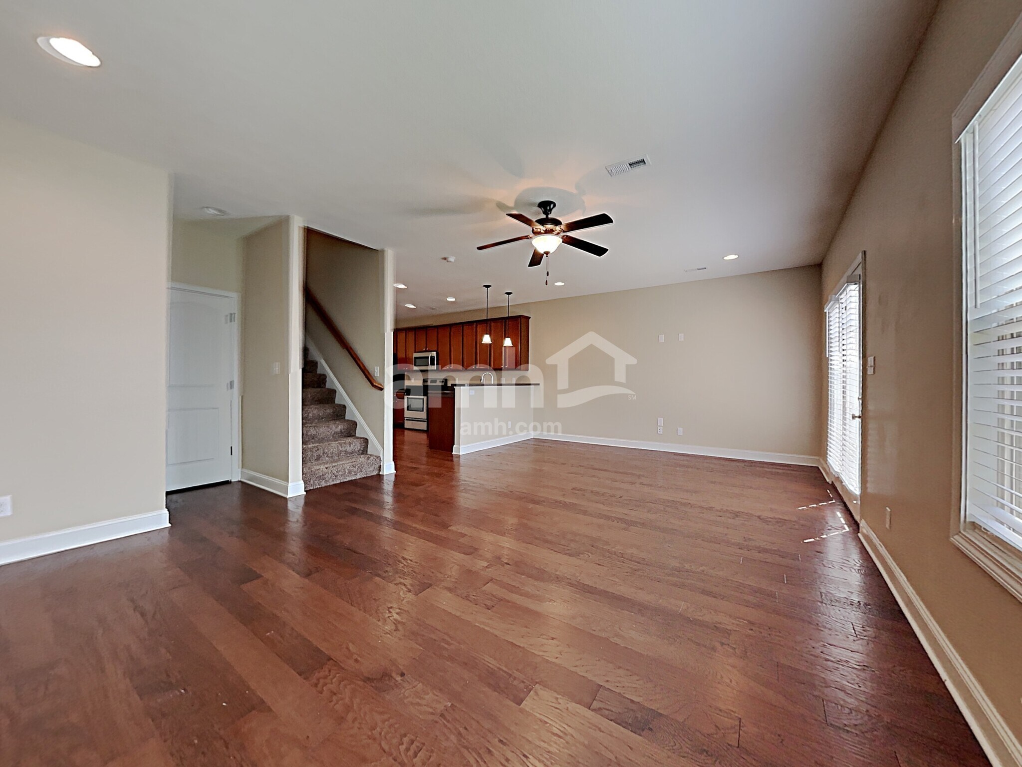 Building Photo - 7217 Deer Springs Way