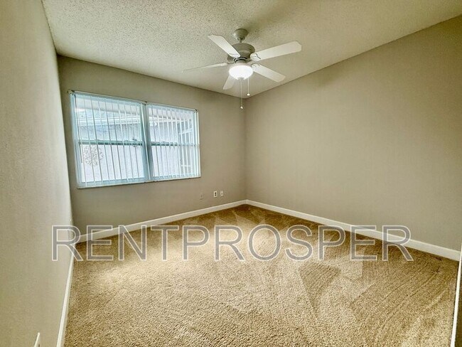 Building Photo - 1103 Dappled Elm Ln