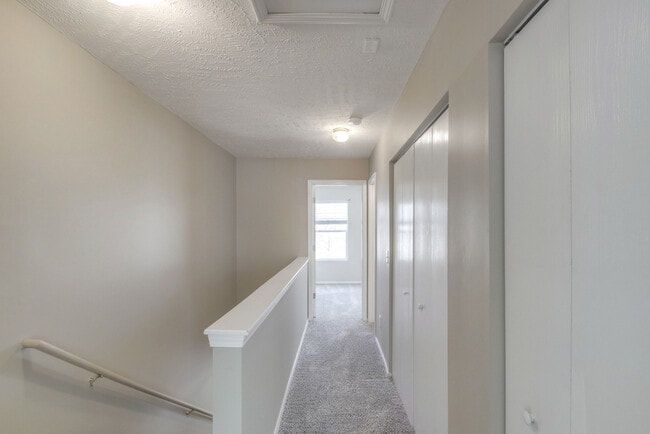 Building Photo - 1006 Halifax Ln