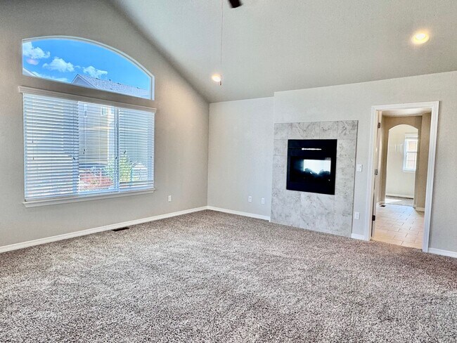Building Photo - Beautifully Maintained Woodmoor Home Featu...