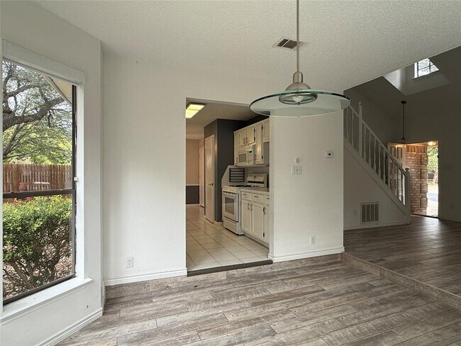 Building Photo - 2503 Autrey Dr