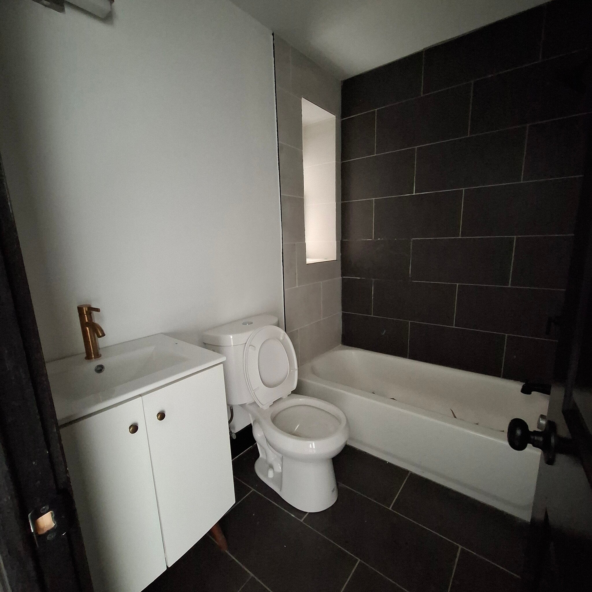 11 Thomas St 1C - 12 Thomas St