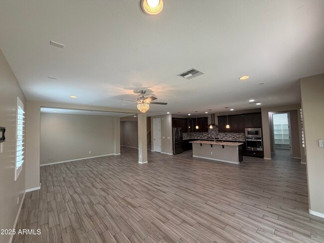 Building Photo - 1322 E Gemini Pl