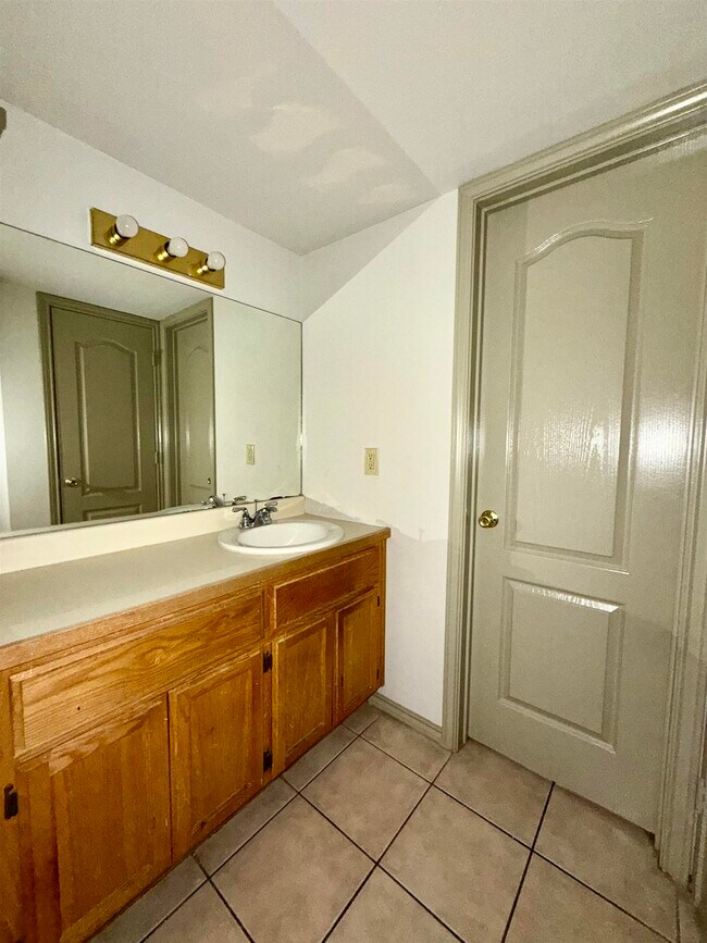 Building Photo - 507 Shiloh Dr