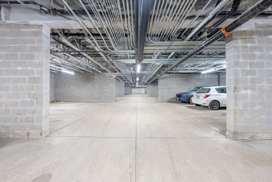 Building Photo - 2217 W Madison St