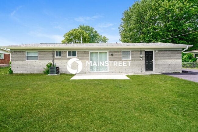 Building Photo - 4 Bedroom Pet-Friendly Home in INDIANAPOLI...