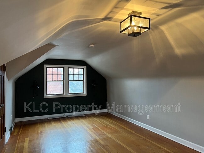 Building Photo - 2909 46th St
