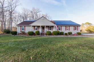 Building Photo - 5621 Pond Ln