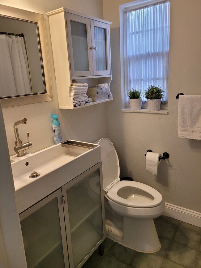 Building Photo - 400 SW 7th St