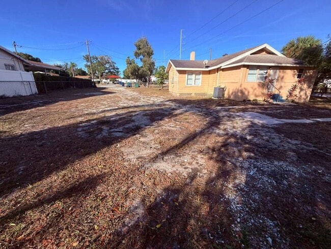 Building Photo - Beautiful Upgraded 3/2 Home in Jackson Heights!!