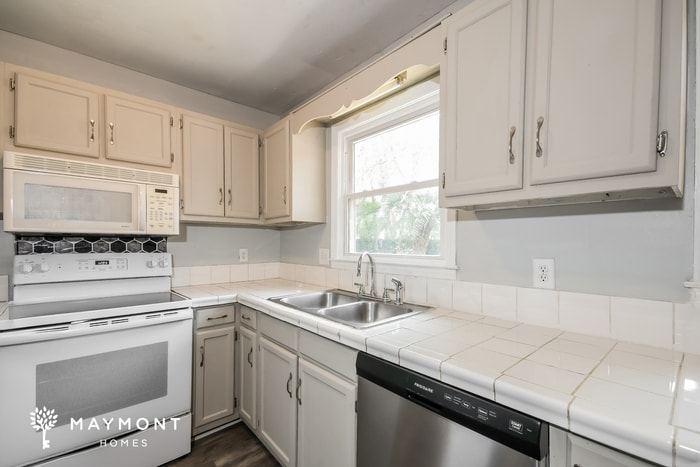 Building Photo - 614 Beauregard Rd