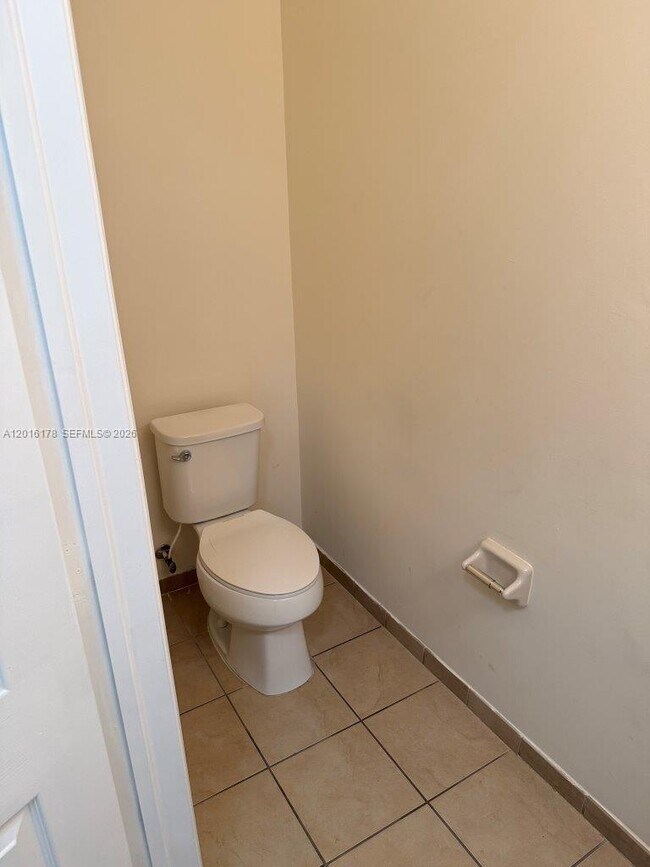 Building Photo - 11540 SW 151 Ave
