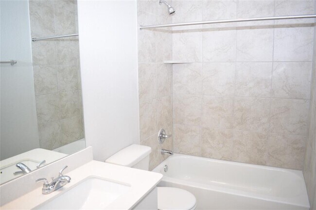 Building Photo - 208 Shugart St