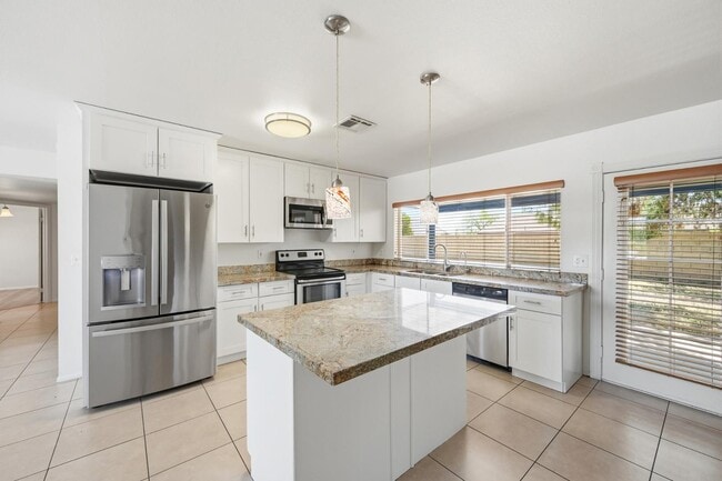 Building Photo - 5229 E Winchcomb Dr