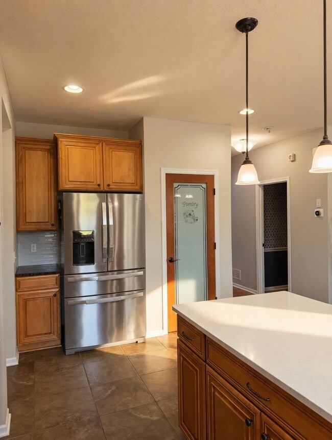 Building Photo - Rare executive rental in chanhassen! 5 beds no upgrade left behind!!!