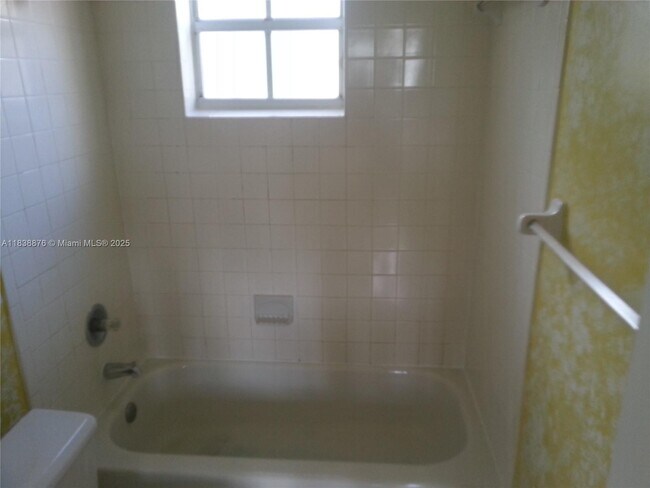 Building Photo - 465 SW 86th Ave