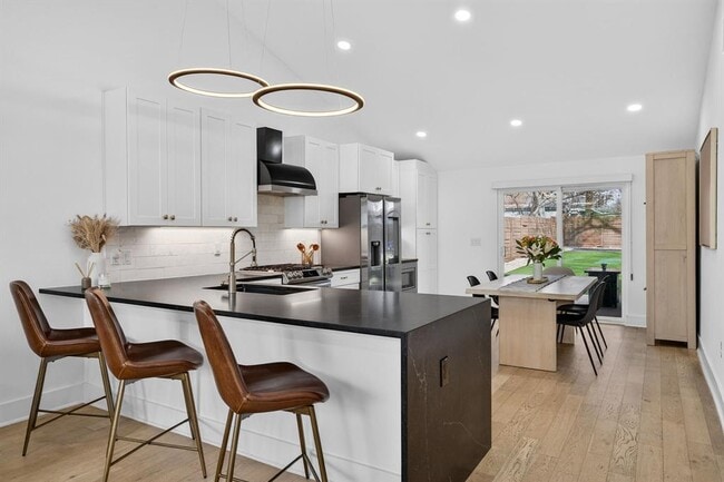 Building Photo - 504 W Croslin St