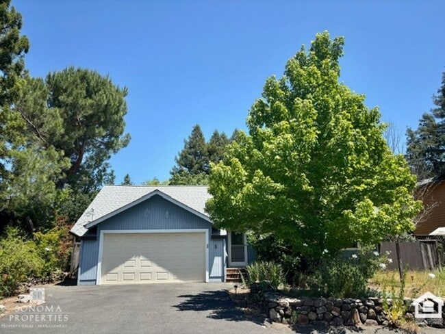 Building Photo - Inviting 3BD/2BA Home in Glen Ellen