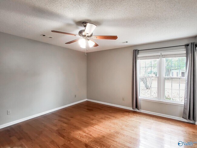 Building Photo - 116 Portal Ln