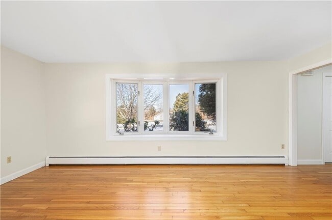 Building Photo - 18 Coggeshall Way