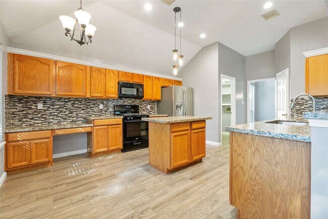 Building Photo - 5112 Carefree Dr