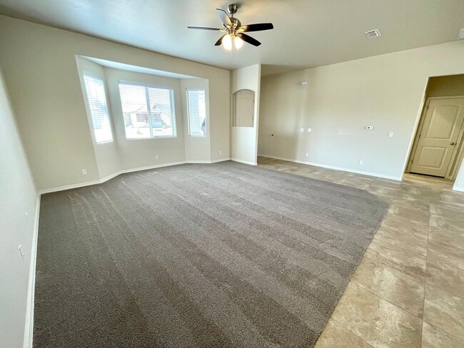 Building Photo - Beautiful 3 Bedroom Home in Southern Vistas w/ Solar!