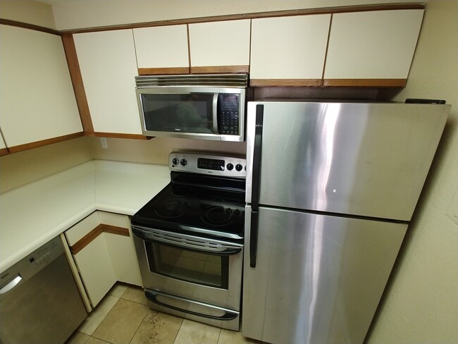 Building Photo - 3927 Nobel Dr