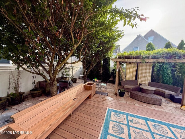 Building Photo - 331 Richmond Ave