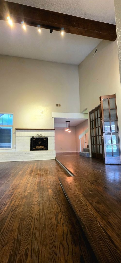 Building Photo - Spacious 4BR3BA House in Aurora