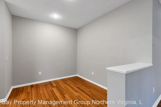 Building Photo - 1705 Lake Shore Crest Dr