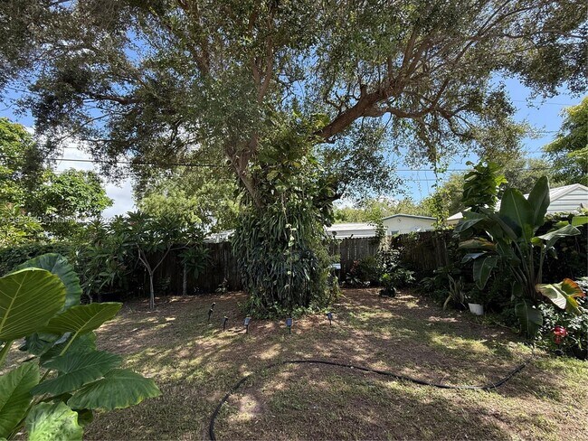 Building Photo - 10031 Jamaica Dr