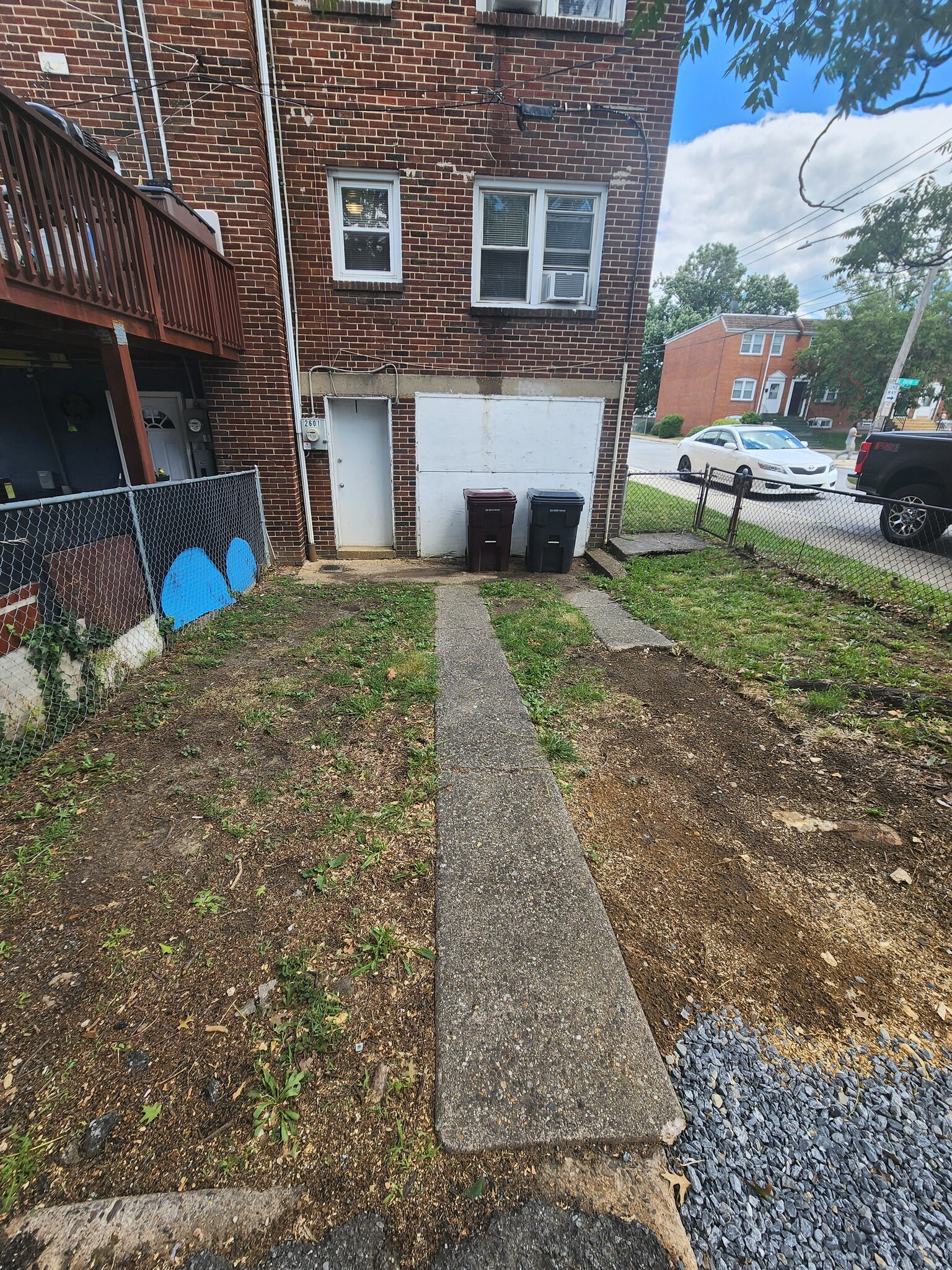 Building Photo - 2601 N Heald St