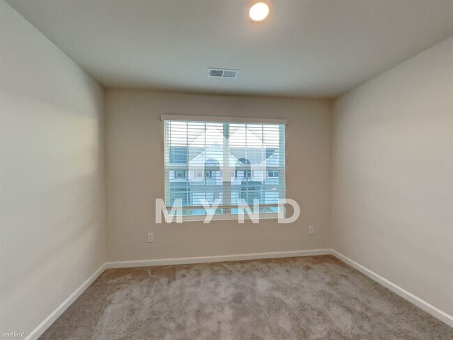 Building Photo - 3 br, 2.5 bath Townhome - 145 Eagle Chase Dr