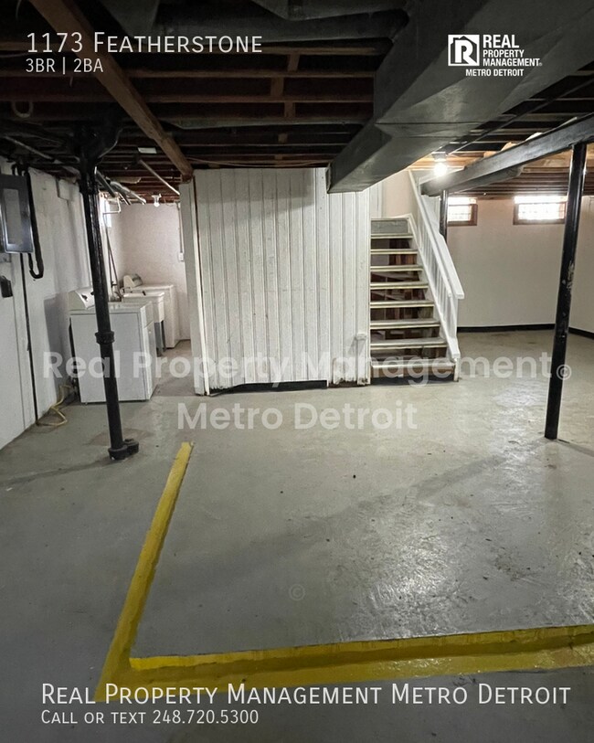 Building Photo - 1173 Featherstone-