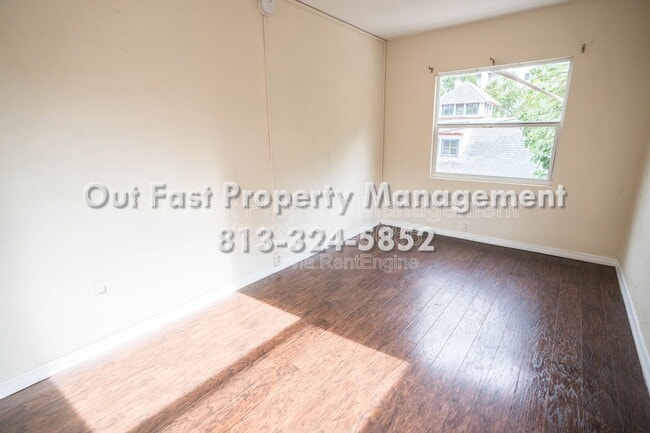 Building Photo - 537 2nd St N