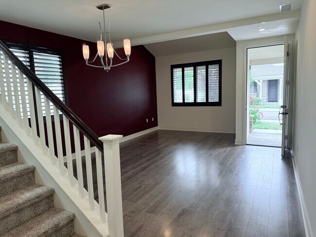 Building Photo - Reseda Ranch 5 bedroom 3 bath house!