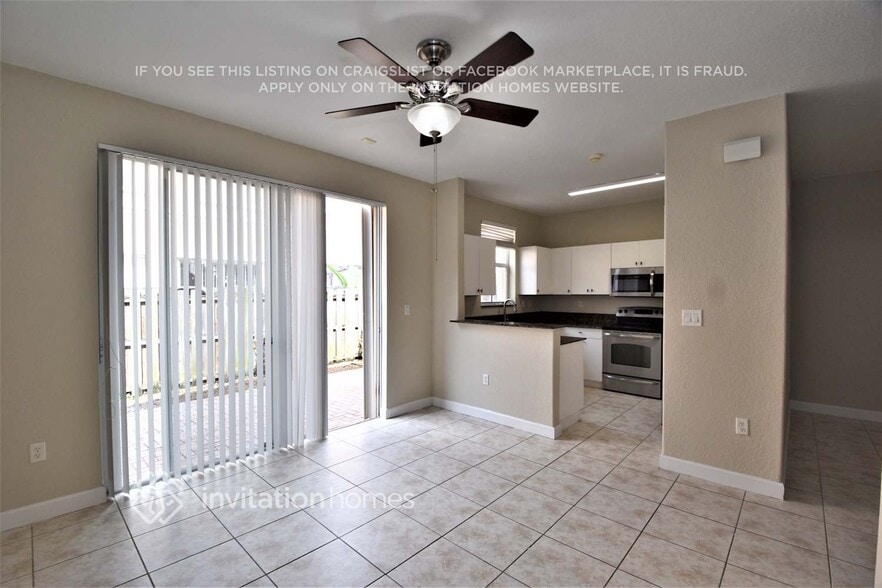 Building Photo - 8624 NW 112th Pl