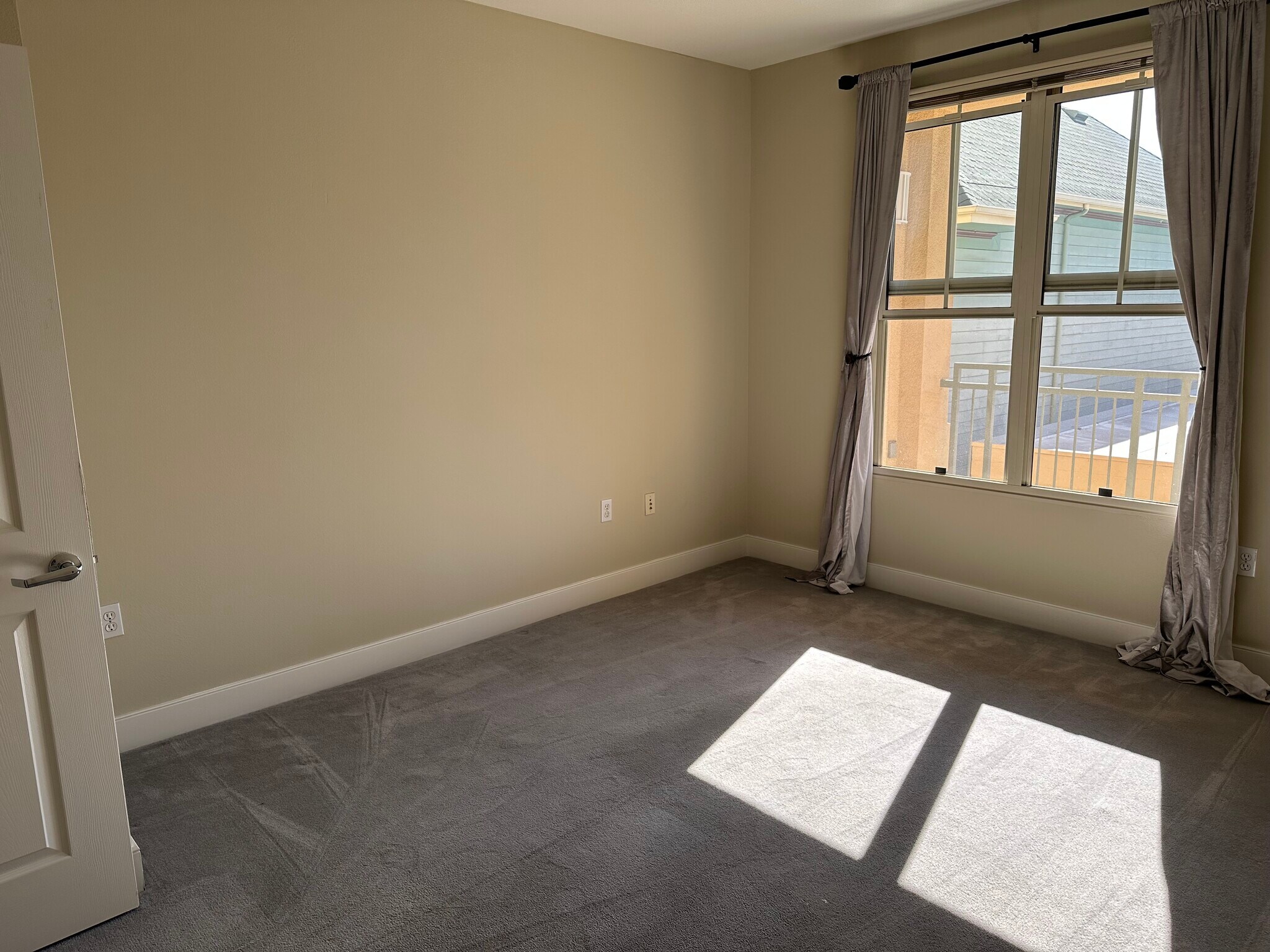 guest bedroom - 30 E Julian St
